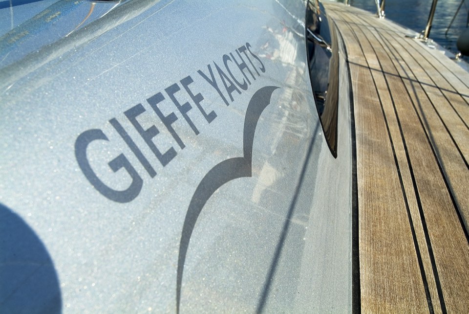 Gieffe 54: hull detail